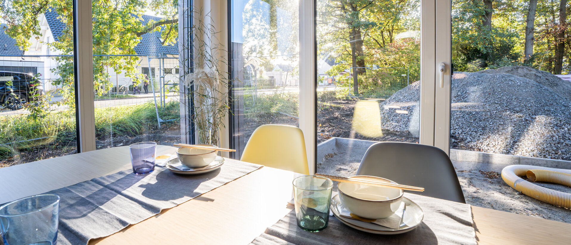 Blick in den Garten_Haus kaufen in Hannover-Lahe_nachhaltige Einfamilienhäuser im Laheglück_Gundlach Bauträger